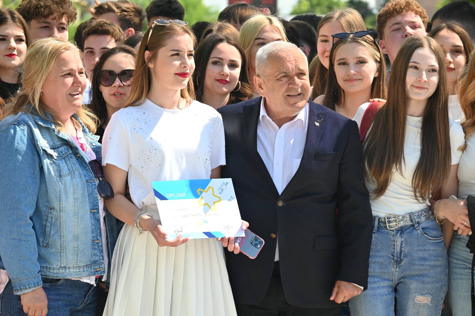 Zimnicea Liceul Teoretic Zimnicea a obținut Locul 1 în competiția Parada Europei ...