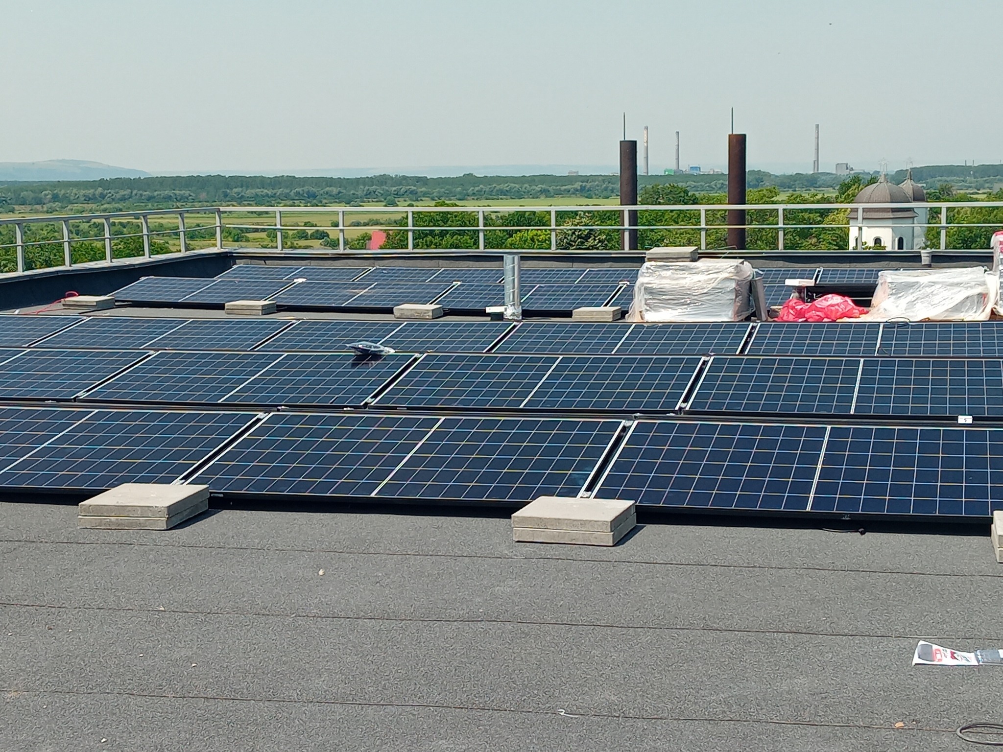 Zimnicea Zimnicea - A fost demarată montarea panourilor fotovoltaice pe terasa ...